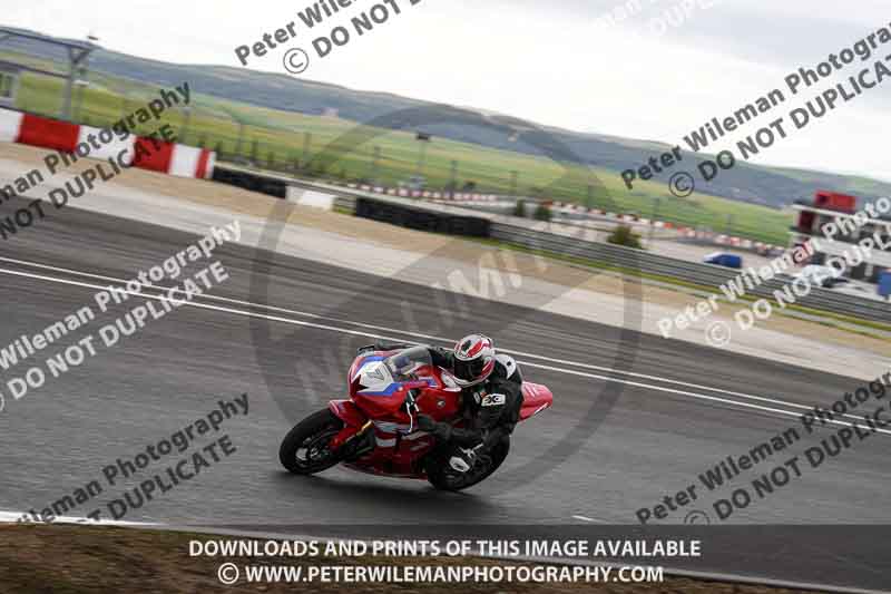 cadwell no limits trackday;cadwell park;cadwell park photographs;cadwell trackday photographs;enduro digital images;event digital images;eventdigitalimages;navarra;no limits trackdays;peter wileman photography;racing digital images;trackday digital images;trackday photos